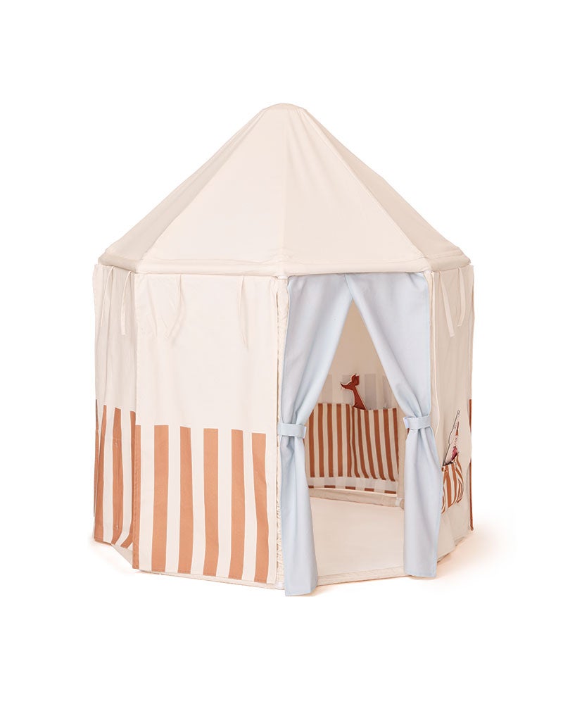 Tent with figures MOOMIN