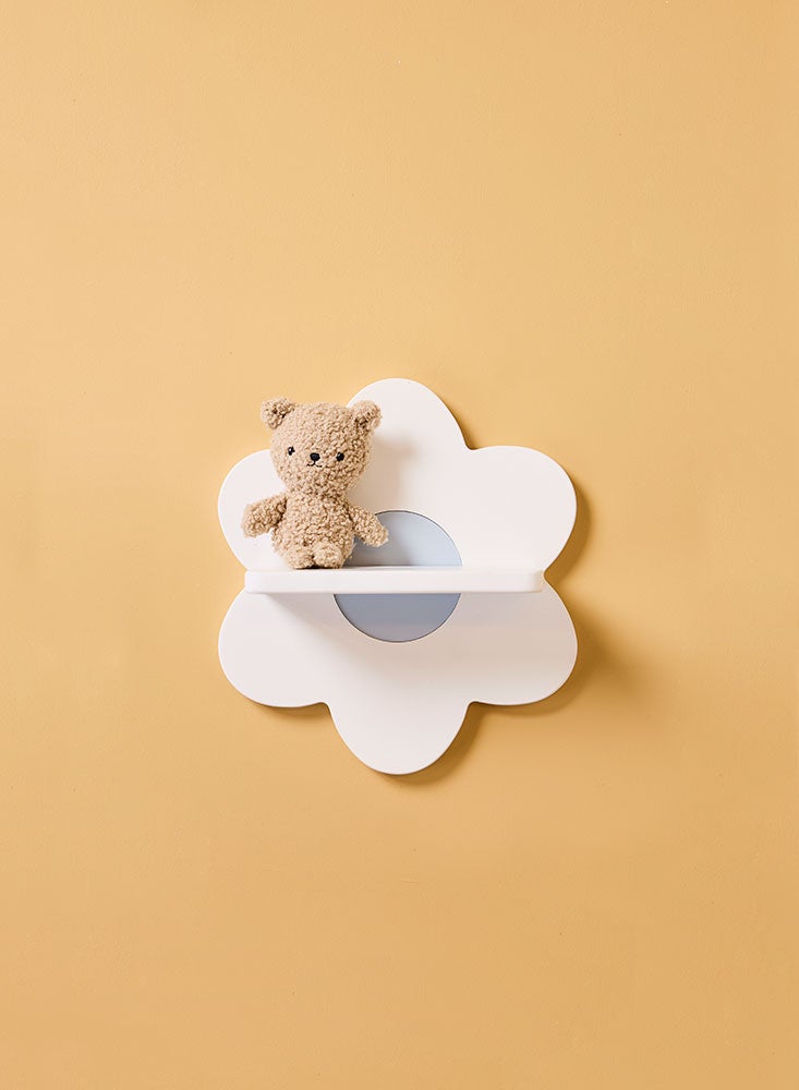 Shelf flower white