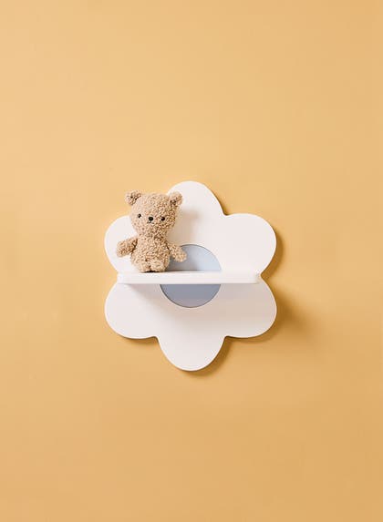 Shelf flower white