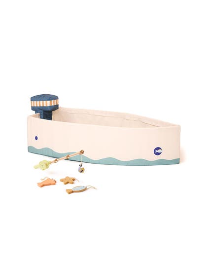 Boat with fishing set