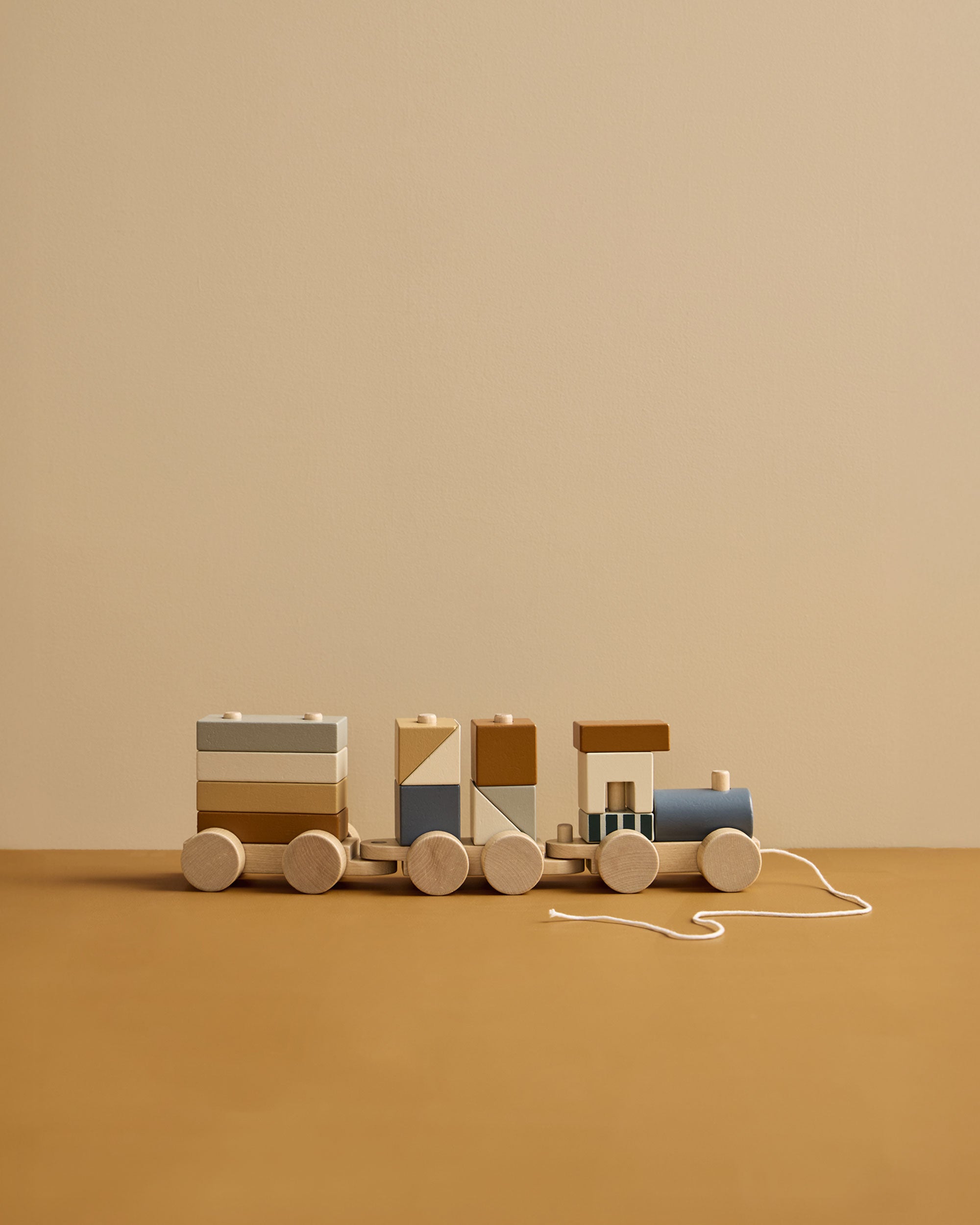 Block train brown