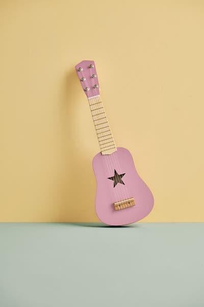 Guitar dark pink