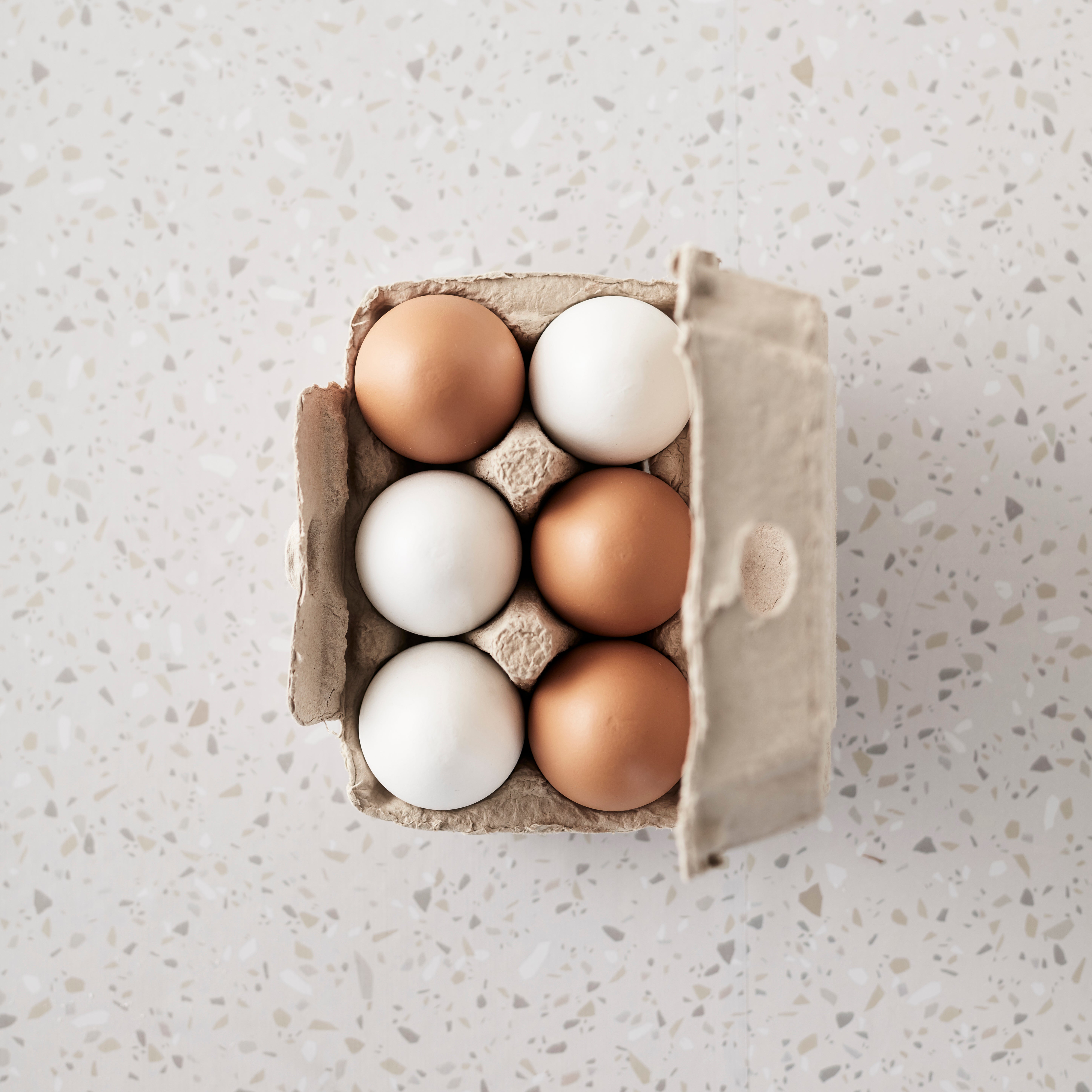 Eggs 6 pcs