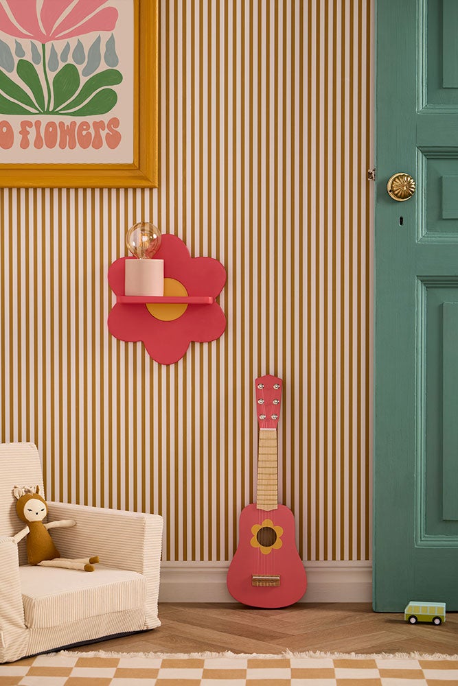 Shelf flower pink