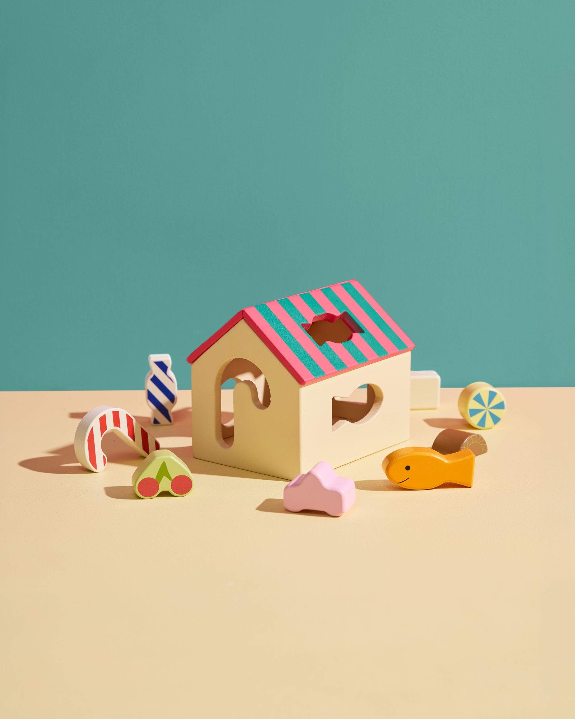 Sorter box house Swedish Candy