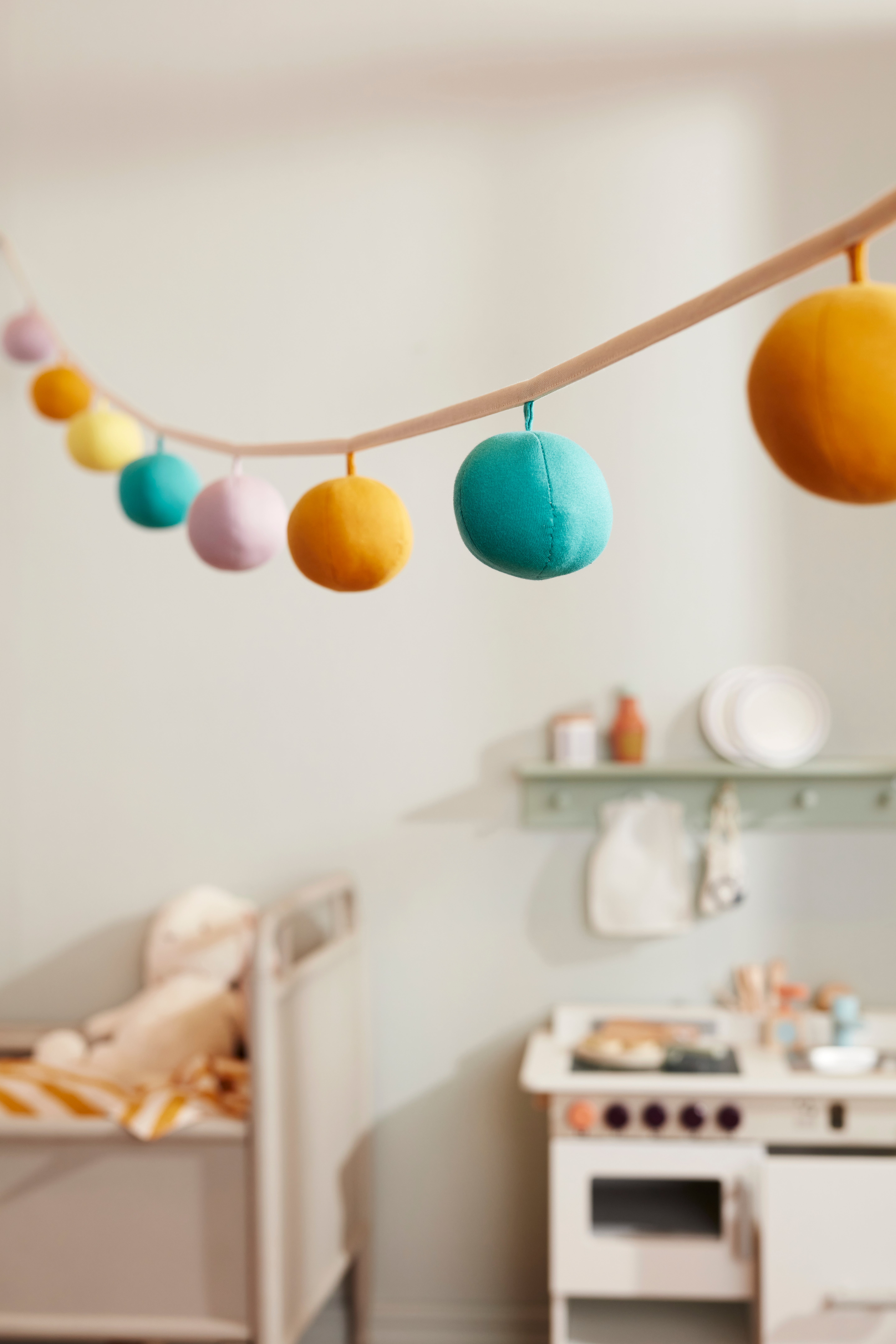 Bunting pompoms lilac multi