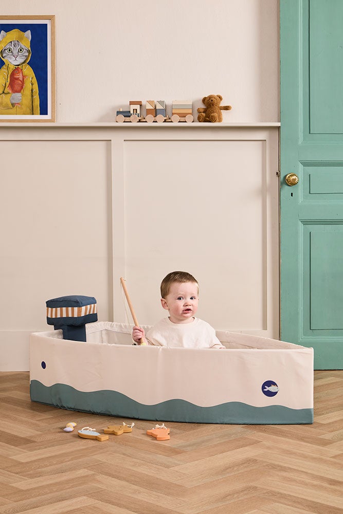 Boat with fishing set