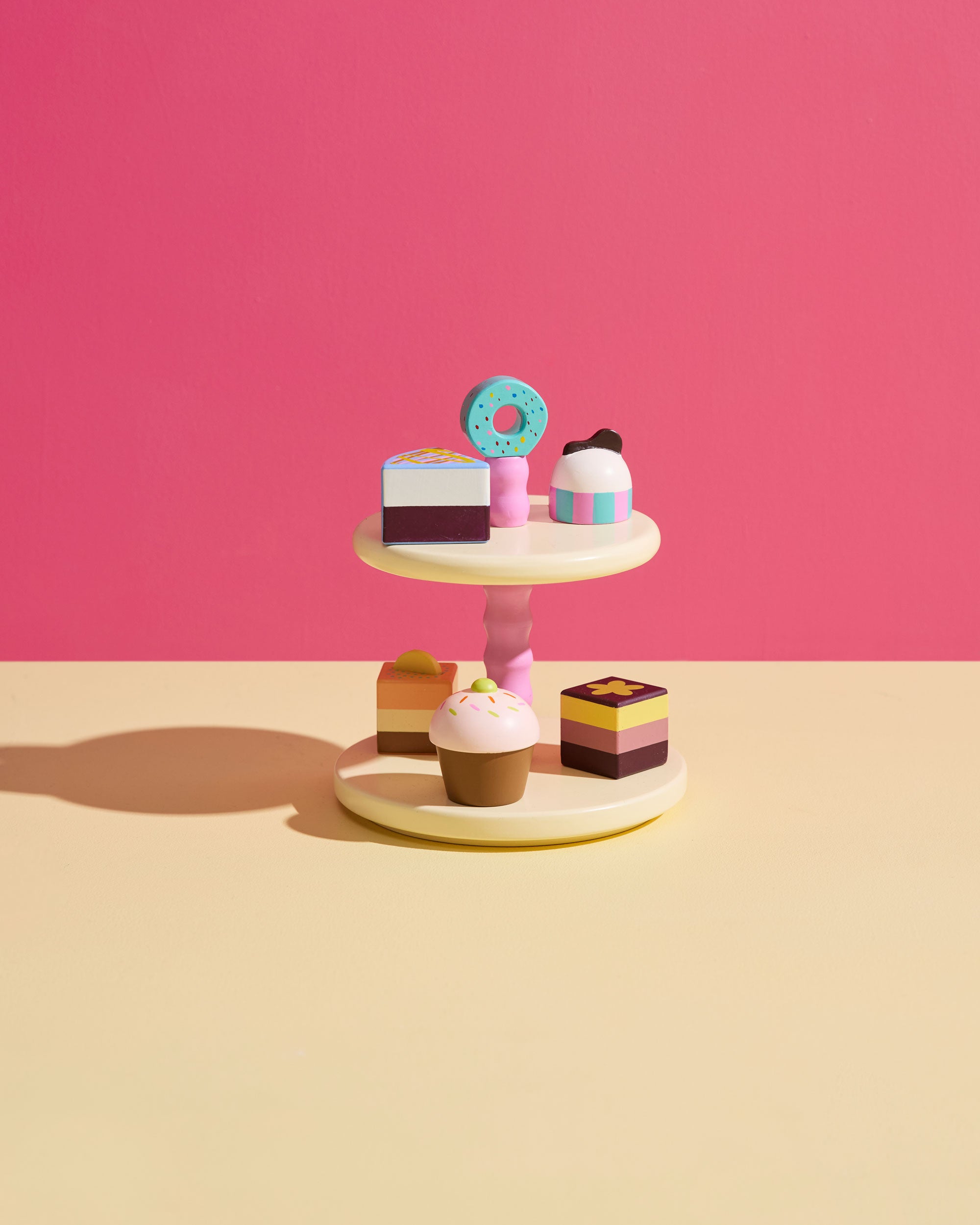 Cake stand and cakes