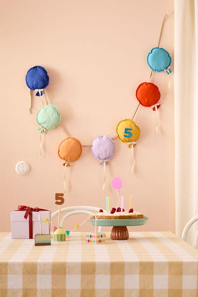 Birthday garland balloon