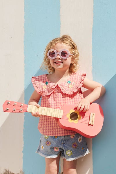 Guitar flower pink